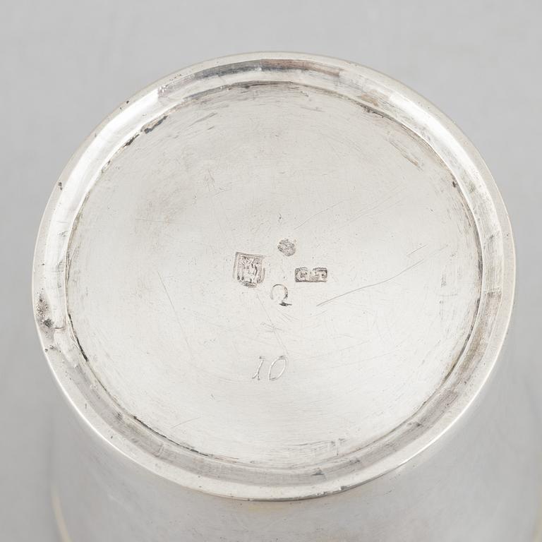 Bägare, delvis förgyllt silver, sannolikt Carl Petter Tellander, Jönköping 1774.