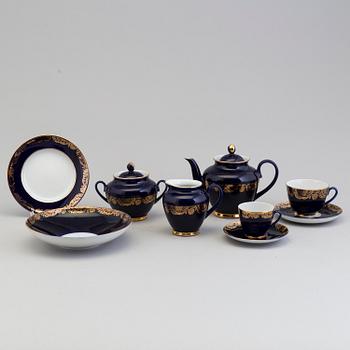 KAFFE- och TESERVISDELAR, 44 st, porslin, Lomonosov, Ryssland 1900-tal, Sovjetiska stämplar.