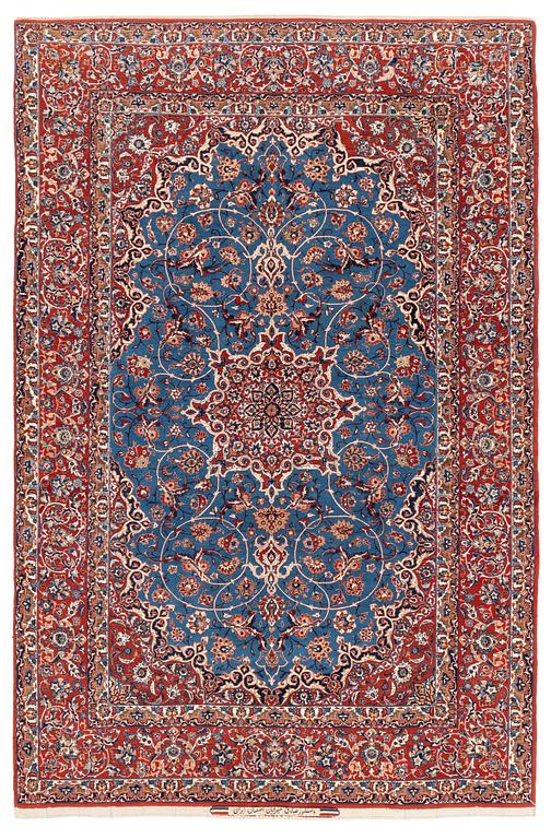 A semi-antique Esfahan (Sadegh) Seirafian, signed, c. 227 x 151 cm.