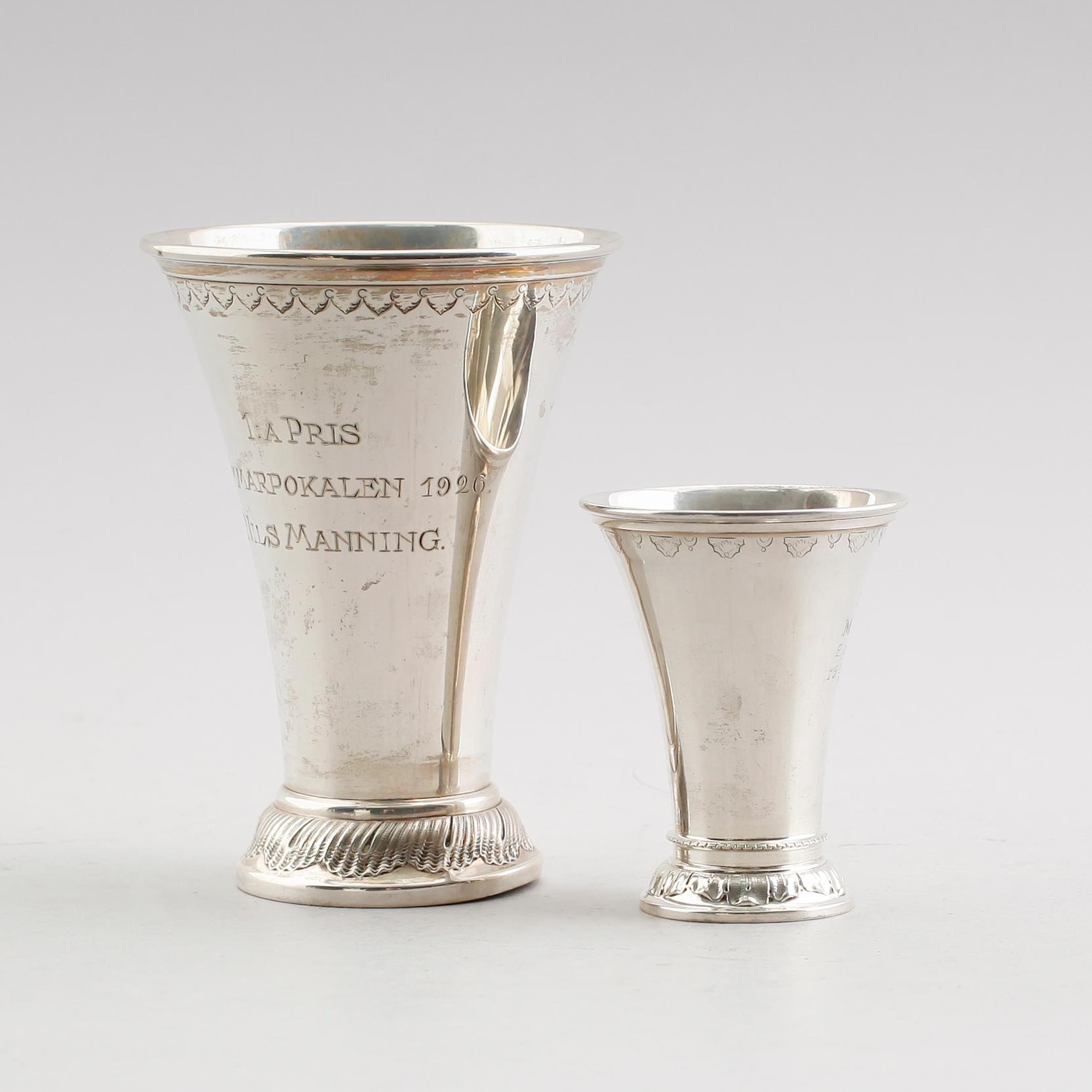 BÄGARE, 2 st, silver, svenska stämplar, 1924/26. Vikt ca 183 gram.