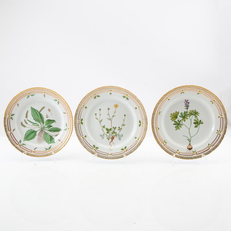 Plates 5 pcs Flora Danica Royal Copenhagen Denmark porcelain.