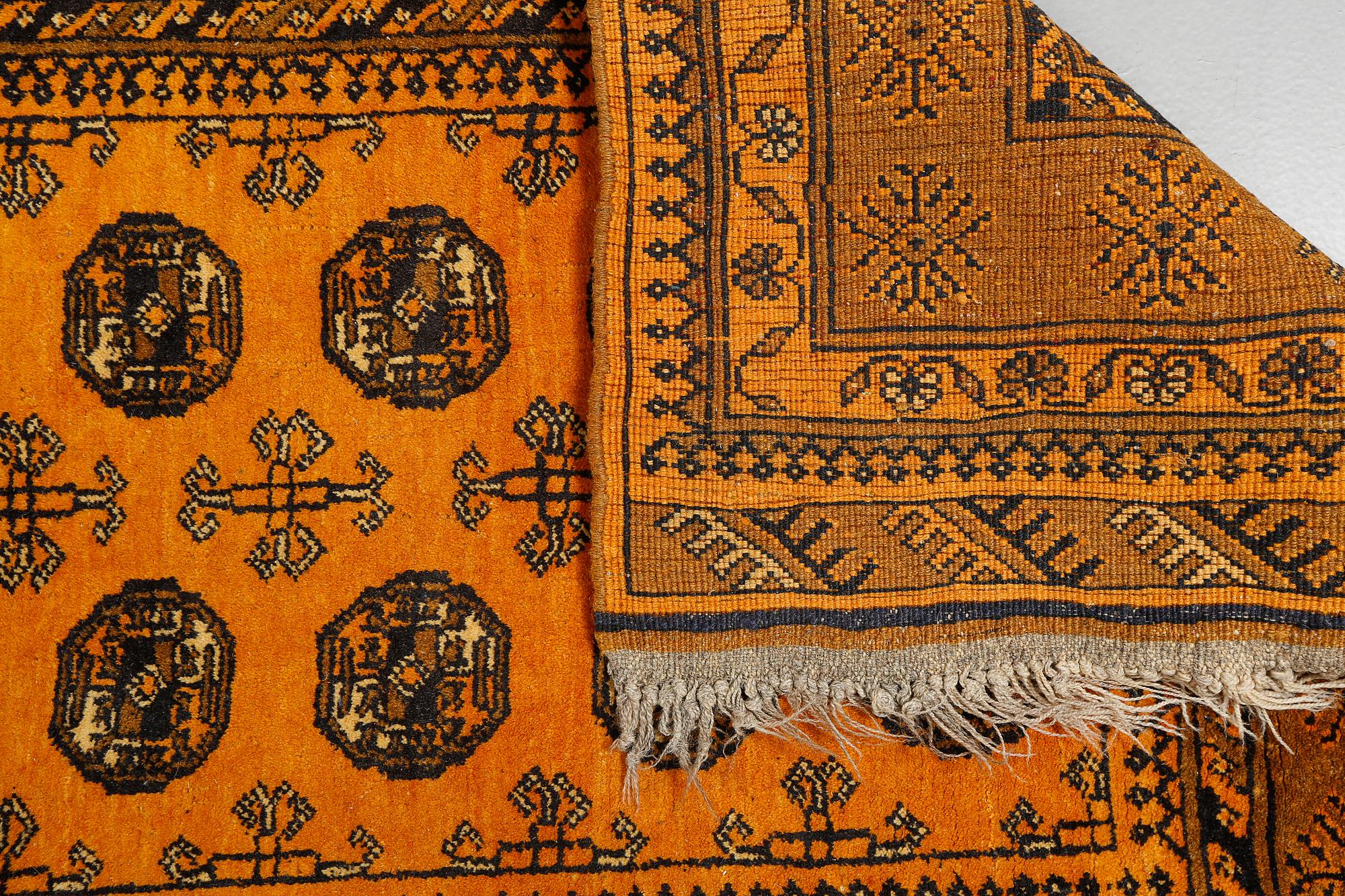MATTA, Guldafghan, old, 183 x 109 cm.