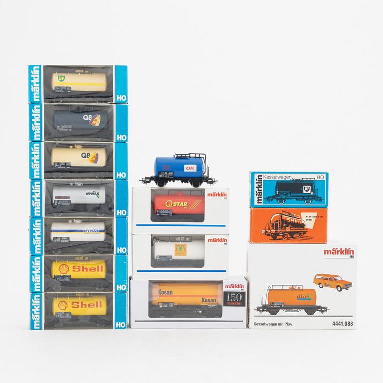Märklin, fourteen tank cars, gauge H0.