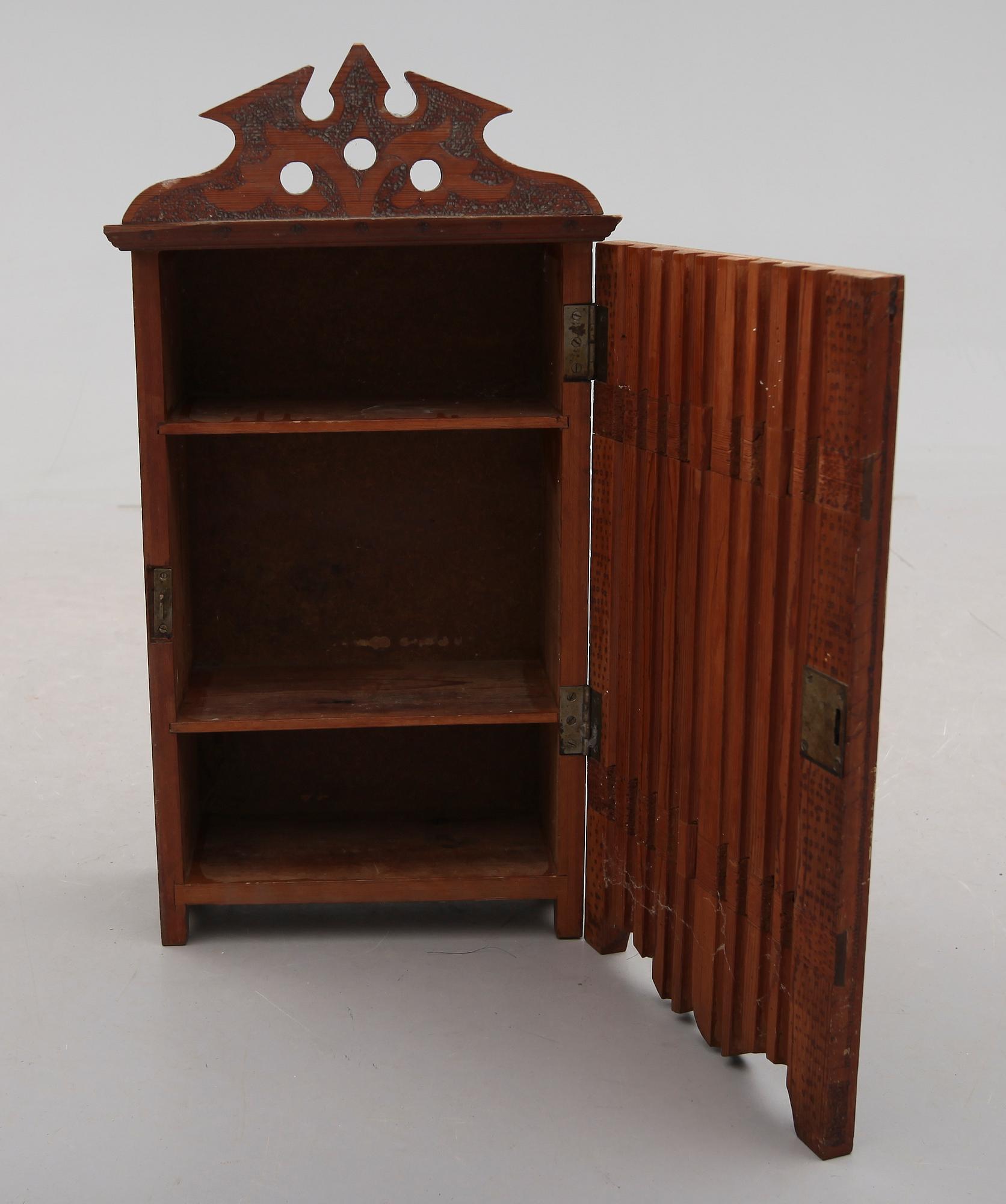 HÄNGSKÅP, sekelskiftet 1900.