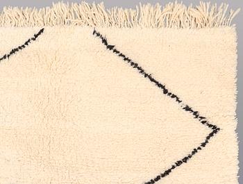 MATTA, Marocko, ca 290 x 218 cm.