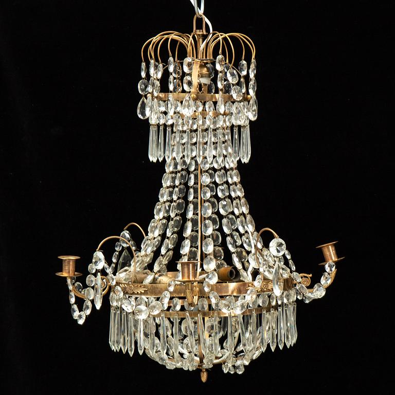 A 20th century gustavian style chandelier.