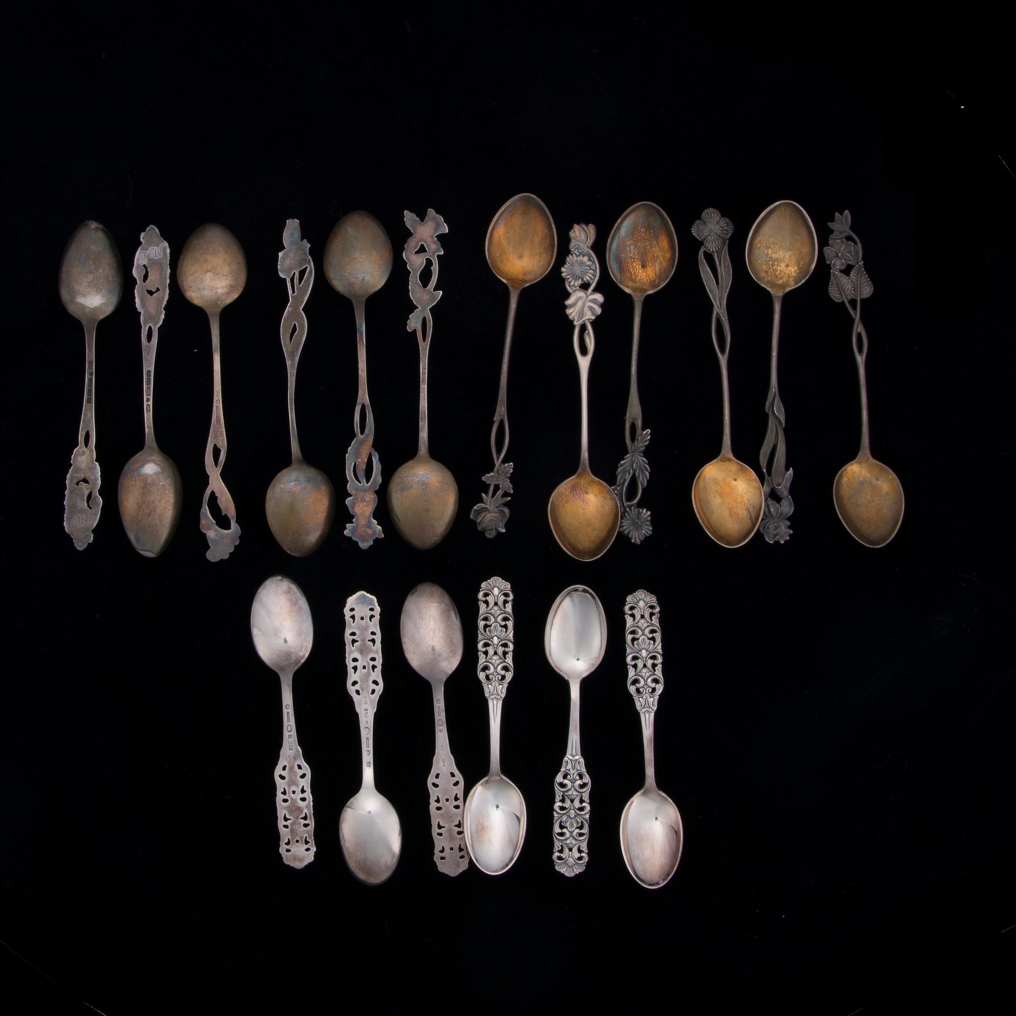 DESSERTSKEDAR, 7 st, KAFFESKEDAR, 18 st, KAKSPADAR, 3 st, silver. Finska och norska stämplar 1939-1983. Totalvikt 475 g.