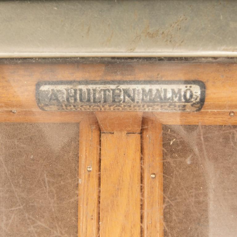 Business counter, first half of the 20th century.