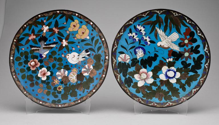 FAT, 2 st, cloisonne, Kina/Japan, sannolikt omkring sekelskiftet 1900.