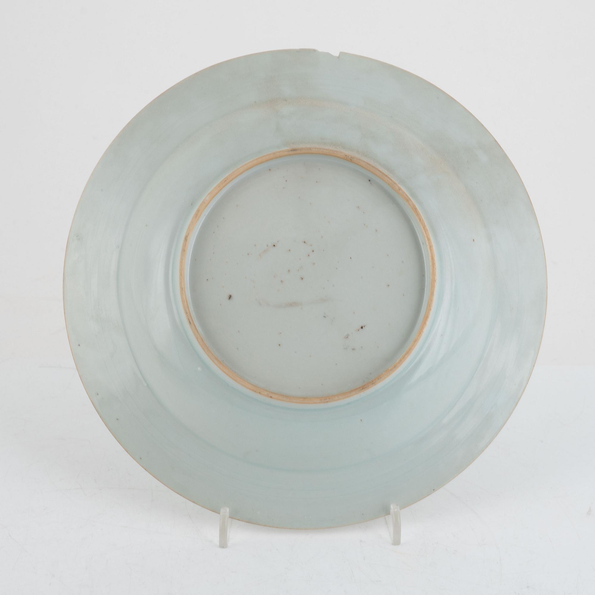 Tallrikar, 3 st, porslin, Kina, qingdynastin, 1700-tal.