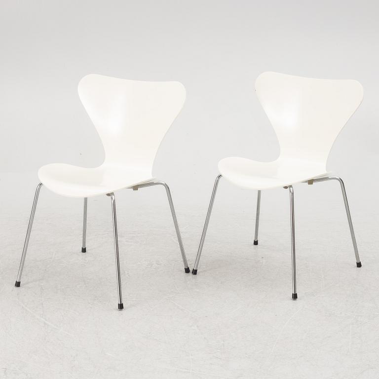 Arne Jacobsen, a set of eight model 'Seven' chairs, Fritz Hansen, Denmark 1990.