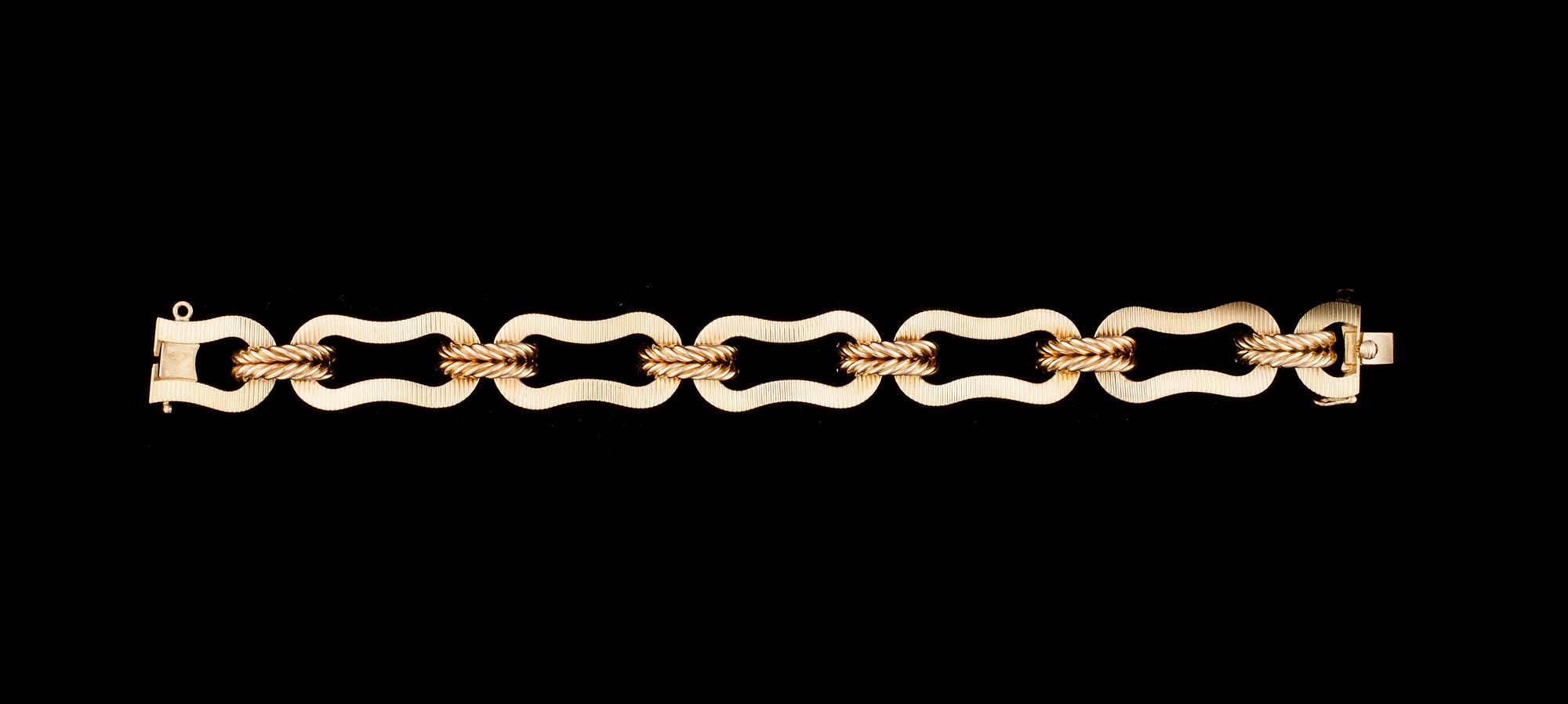 ARMBAND, 18K guld, italienska stämplar. Vikt 45,3 g.