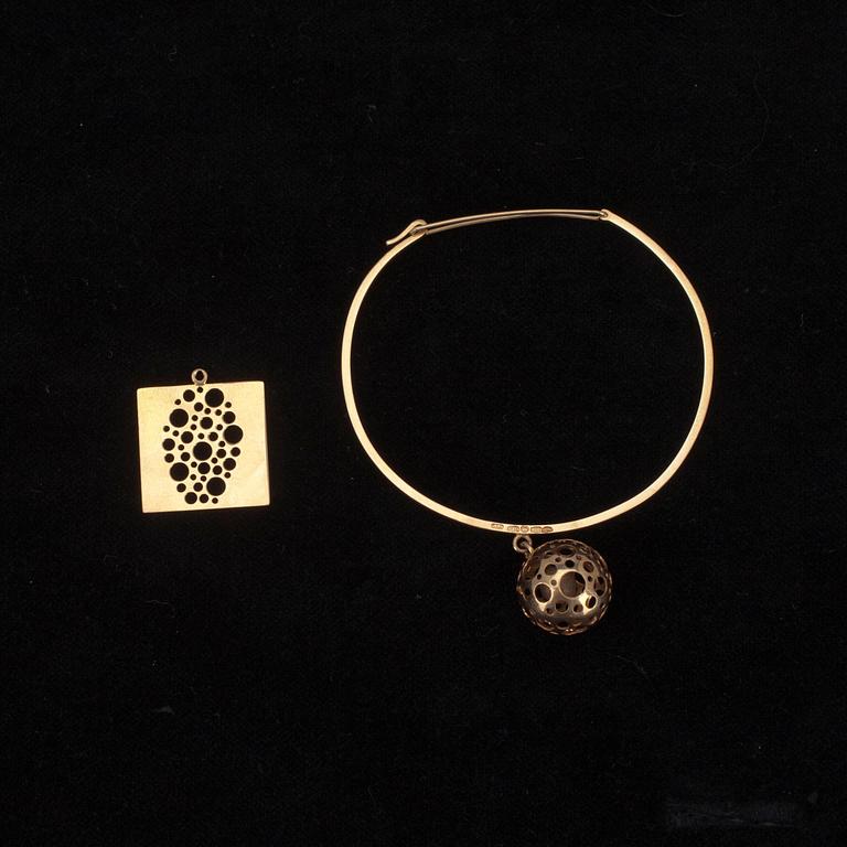 SMYCKEN, 7 st. guld 14K, Liisa Vitali. NW Helsingfors 1970-tal. Vikt ca. 22,5 g.