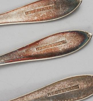 FISKBESTICK, nysilver, 15 st, märka med loggotyp från Stockholmsutställningen 1930 samt restaurangen Tre Remmare.