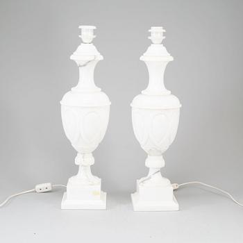 BORDSLAMPOR, ett par, alabaster, Italien, 1900-talets andra hälft.