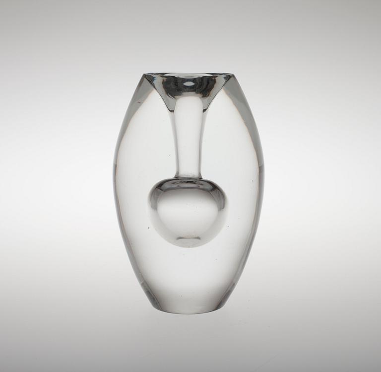 Tapio Wirkkala, A GLASS SCULPTURE.