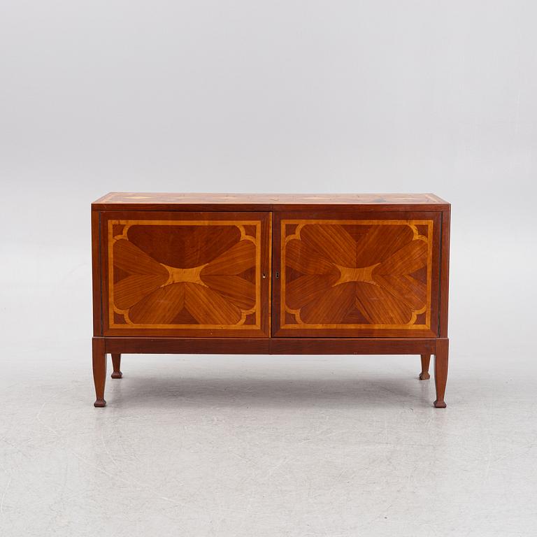 Sideboard, 1900-talets första hälft.