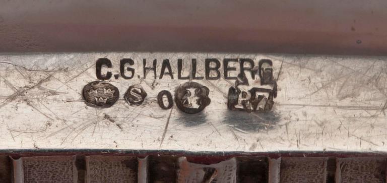 KARAFF, silver, slipat glas. Mellaneuropa. Importstämplad av C.G. Hallberg Stockholm 1919.