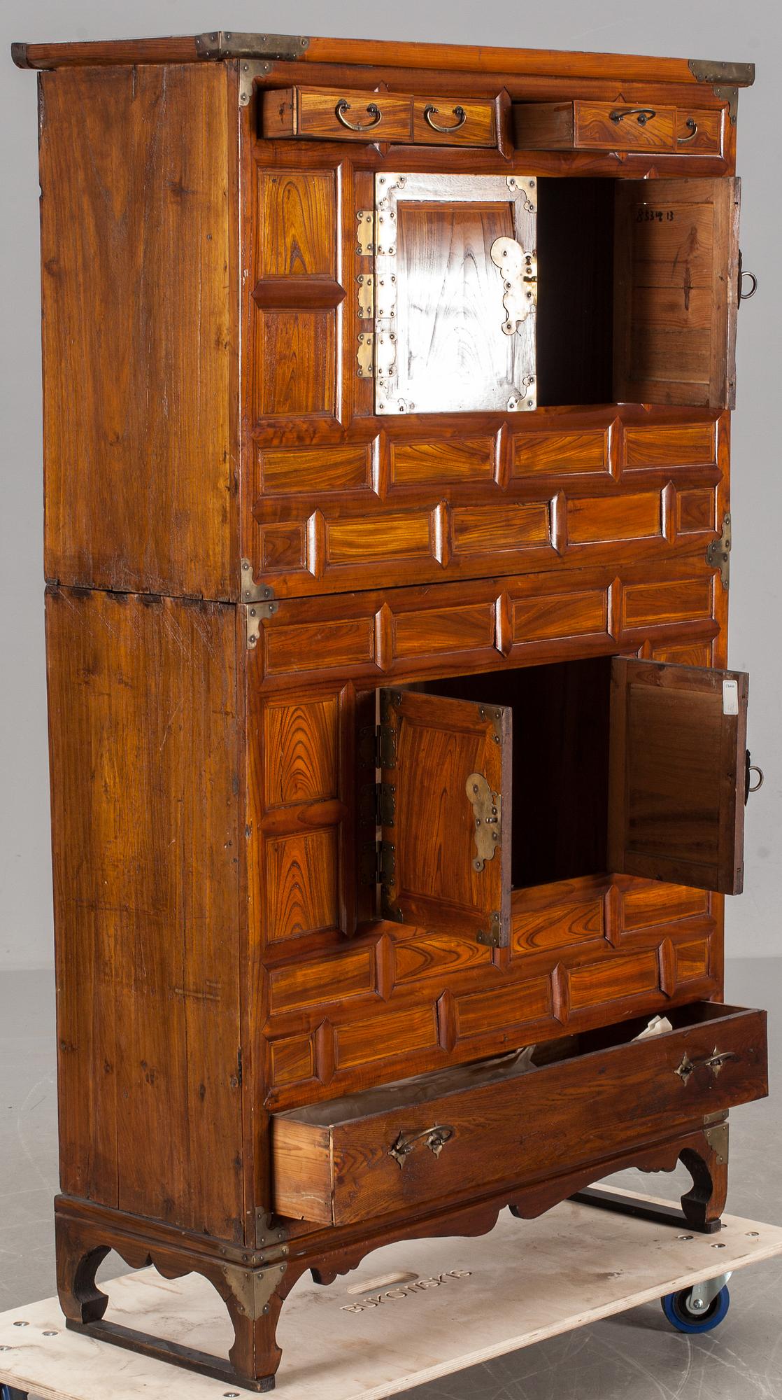 SKÅP, Korea, 1900-tal.