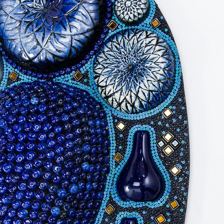 BIRGER KAIPIAINEN, relief, kivitavara, signeerattu Kaipiainen Arabia.