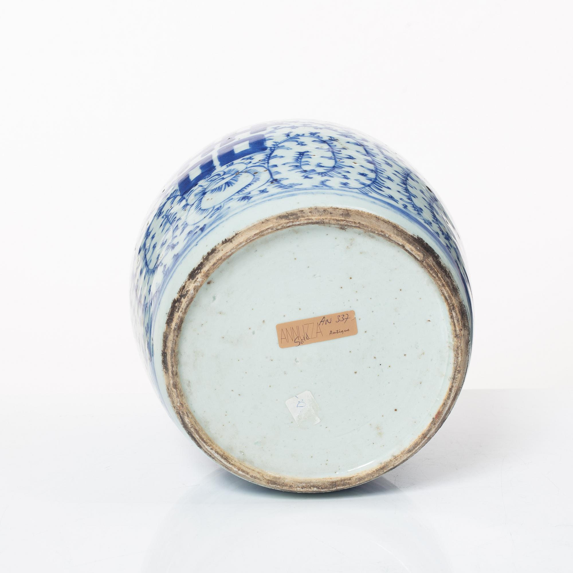 Bojan med lock, porslin, Kina, 1800-tal.