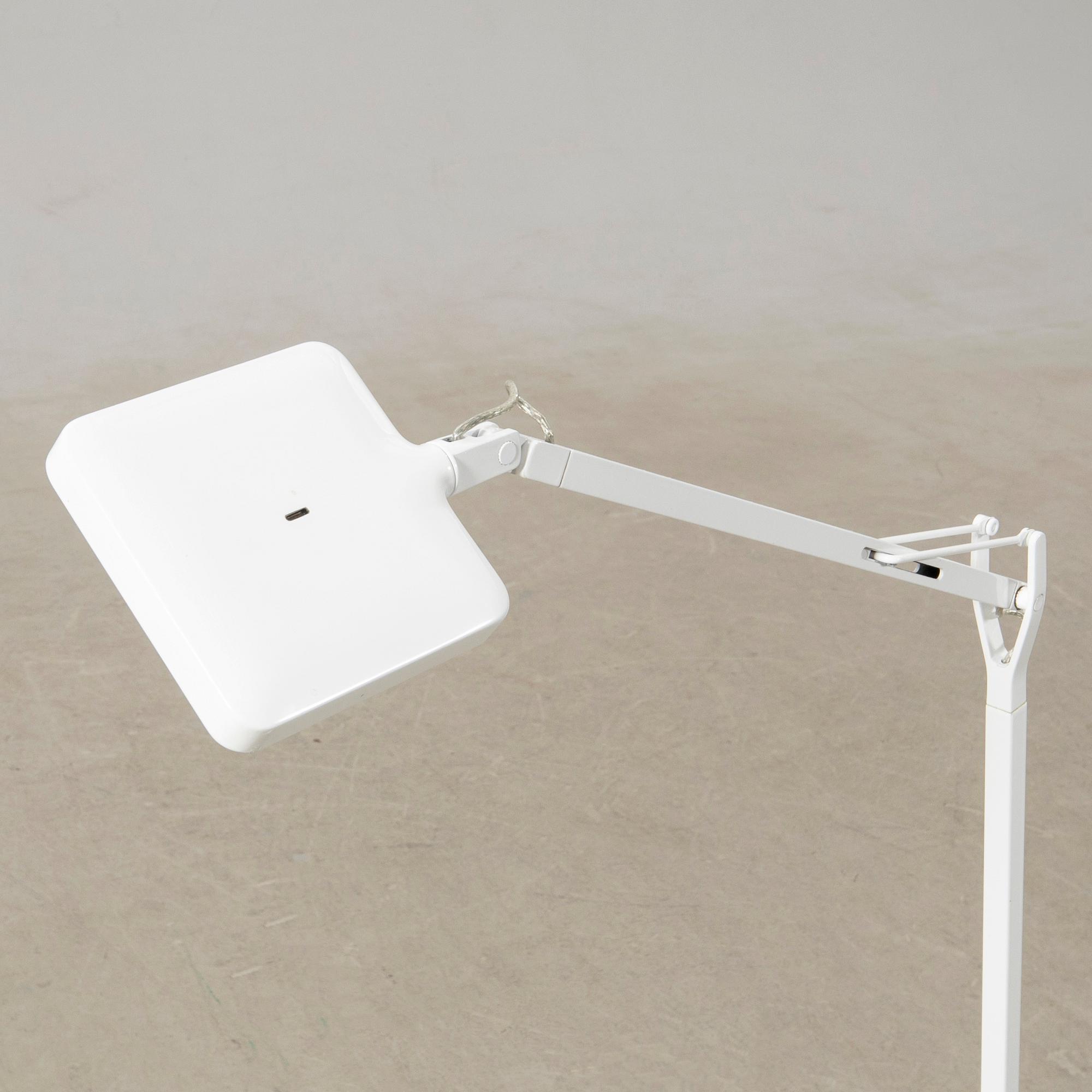 Antonio Citterio, a pair of floor lamps "Kelvin Base" for Flos, modern production.