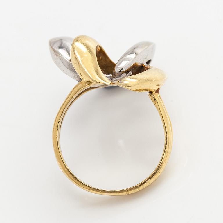 Ring, 14K gold and white gold, Kaj Erling, Helsinki 1973.
