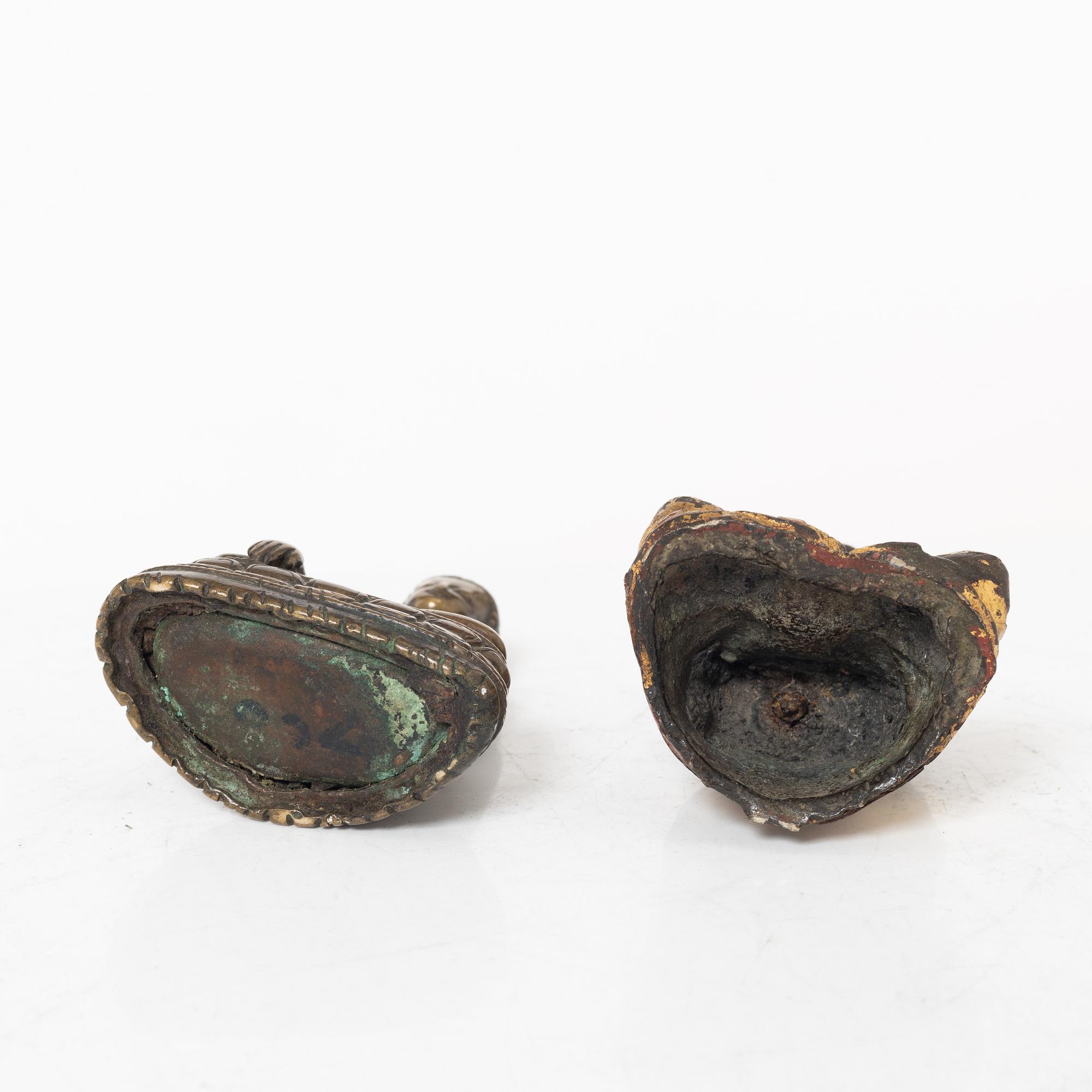 Two bronze figures, Buddha and Guanyin, Ming and Qing dynasty.