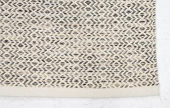 Matta, 390 x 240 cm., modern tillverkning.