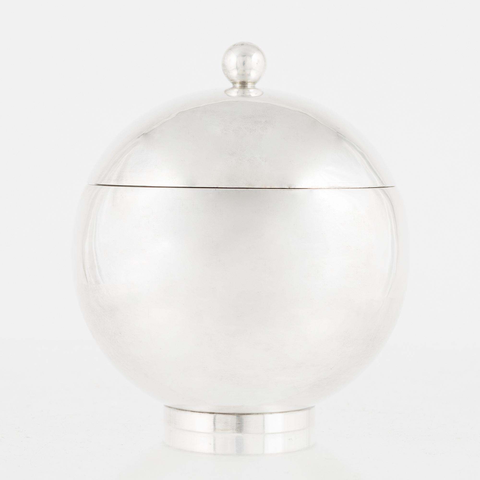 Johan Rohde, a silver box with cover, design 533 E, Georg Jensen, Denmark, 1945-1951.