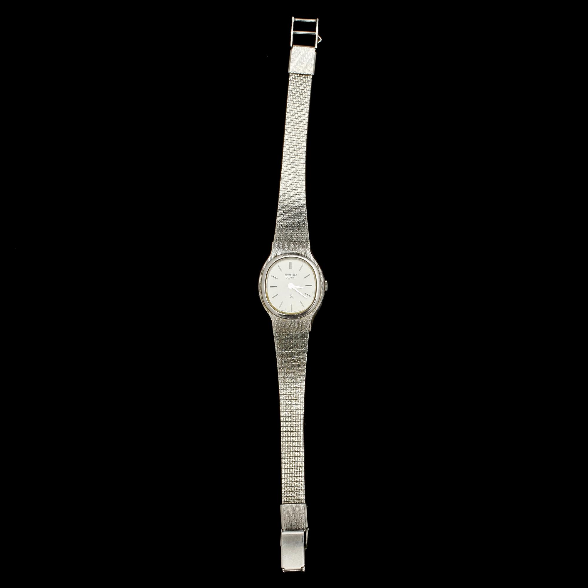DAMARMBANDSUR, 2 st, Exacta samt Seiko, 1900-tal. Tot vikt 30 g.