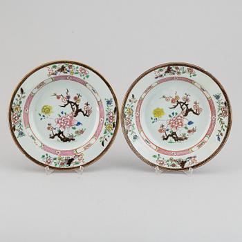 Three famille rose plates, Qing dynasty, Yongzheng (1723-35).