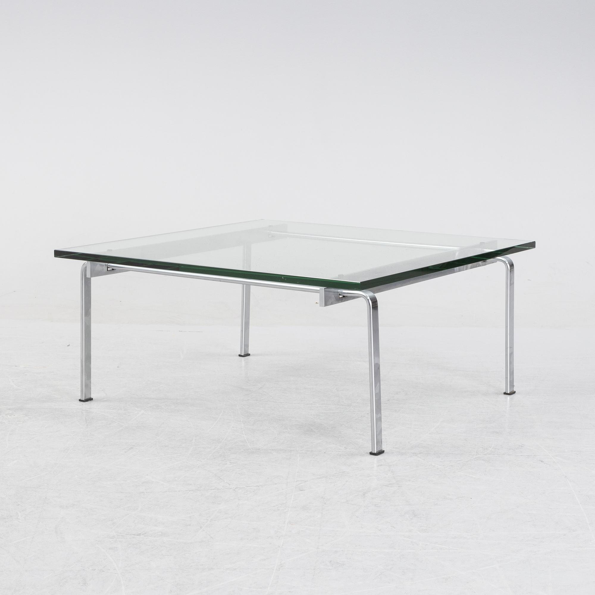 Preben Fabricius & Jørgen Kastholm, bord  FK 89 Lange Production designat 1973.