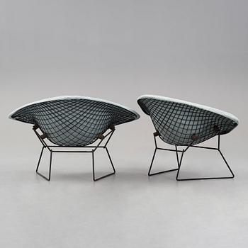 Harry Bertoia, a pair of "Wide Diamond" chairs, Knoll International, 1950-60's.