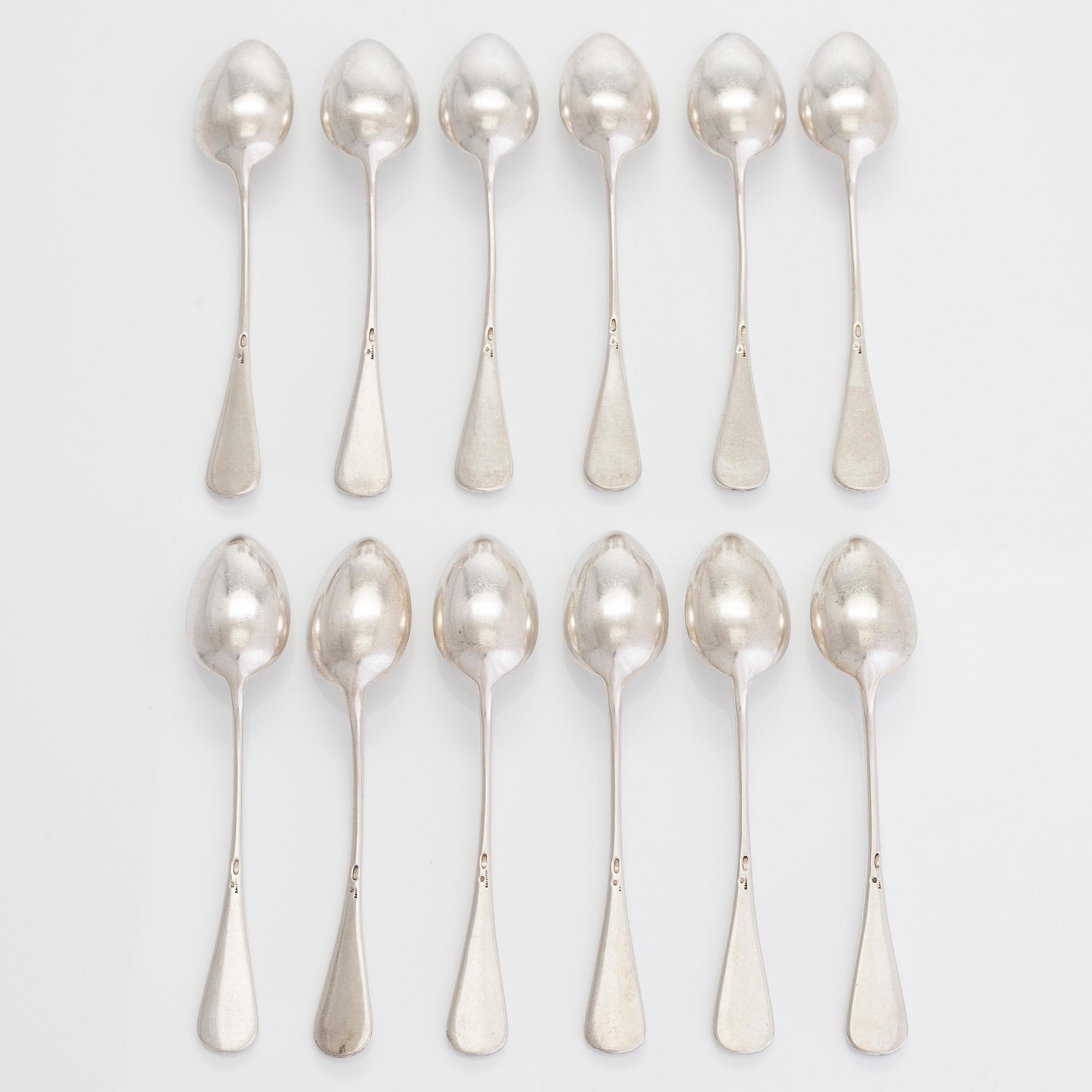 Fabergé, skedar, 12 st, silver, Moskva 1908-17. I originallåda.