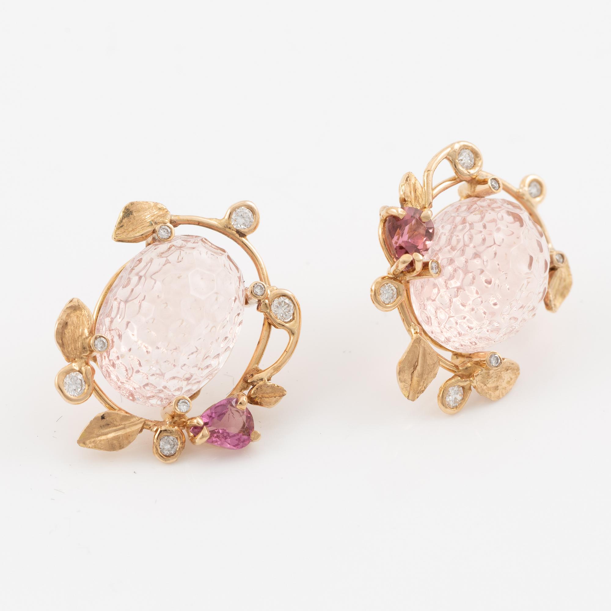 Earrings, Mandelstam, 18K gold with carved rose quartz, pink tourmalines, and brilliant-cut diamonds.