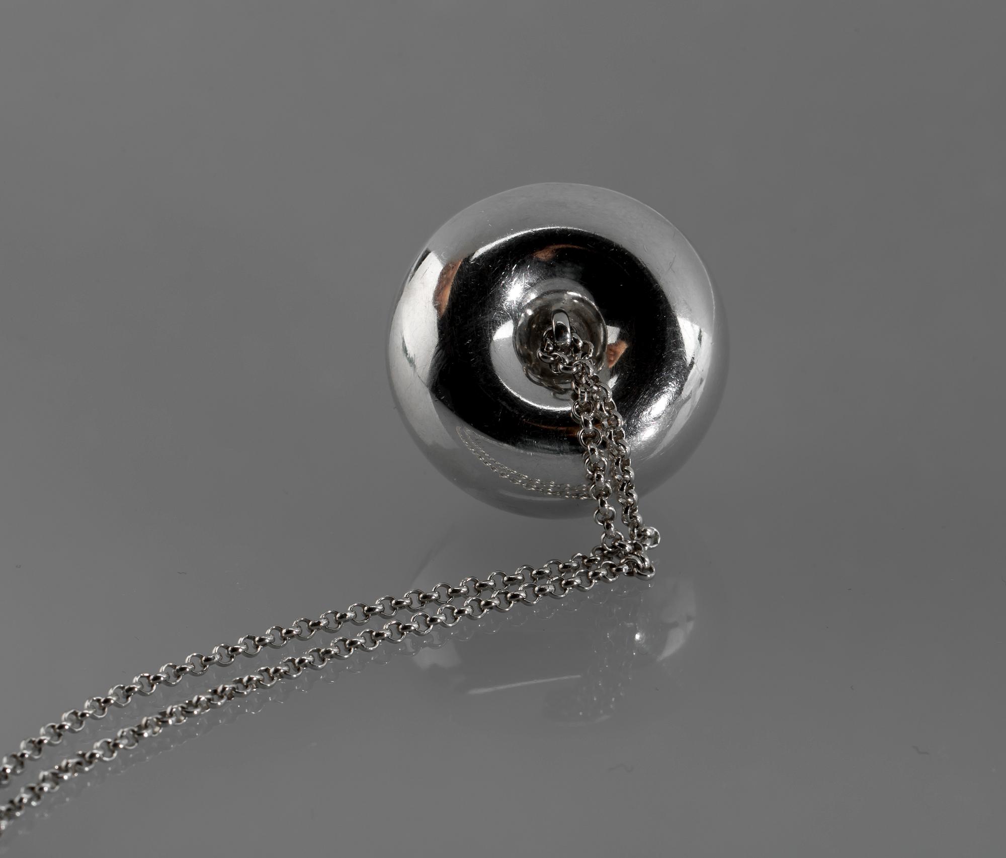 HALSMYCKE, sterlingsilver, Helle Damkjaer för Georg Jensen, Danmark, 2010. Vikt ca 26 g.