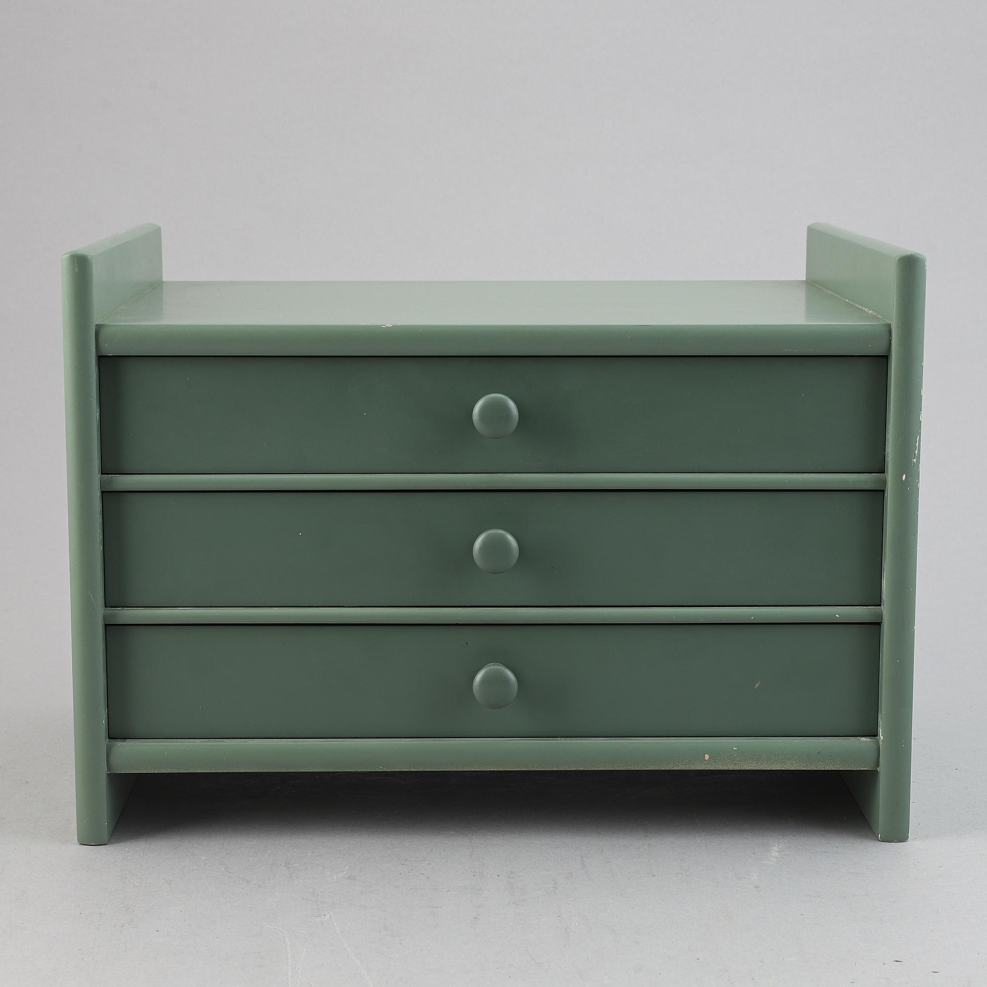 Carl Malmsten, a pinewood 'Visingsö' bookcase/cabinet, second half of the 20th Century.