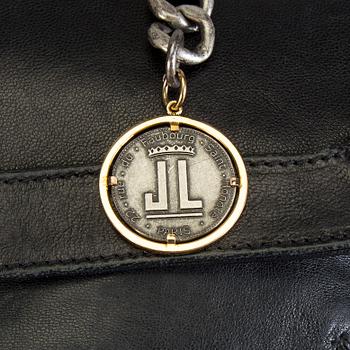 A Lanvin shoulderbag.