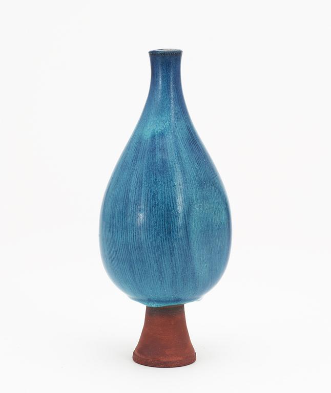 A Wilhelm Kåge 'Farsta' stoneware vase, Gustavsberg studio 1952.
