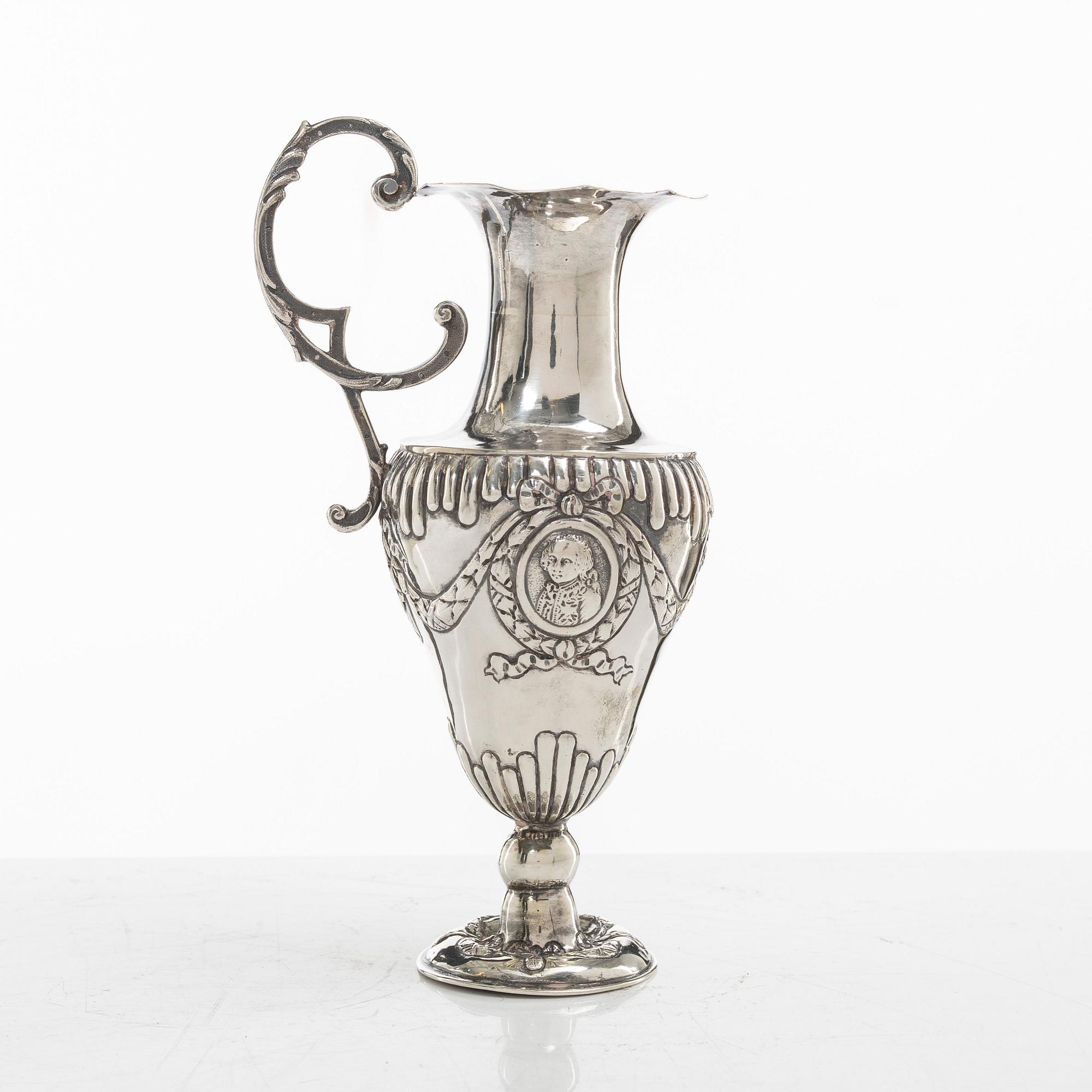 A silver vase, Germany, around the turn of the 20th century.