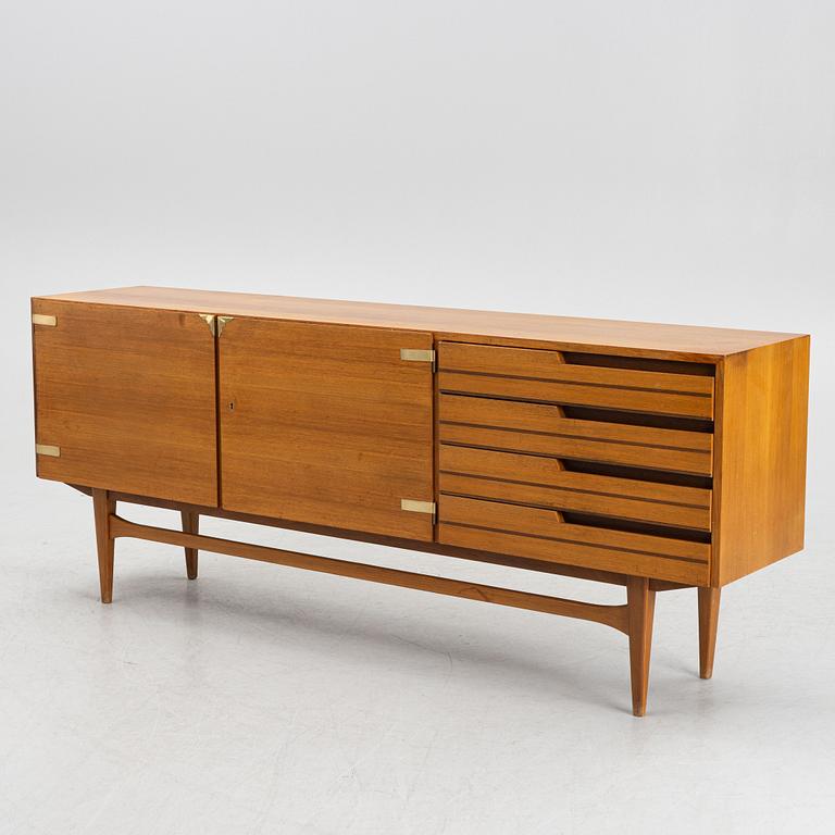 Sideboard, 1900-talets mitt.