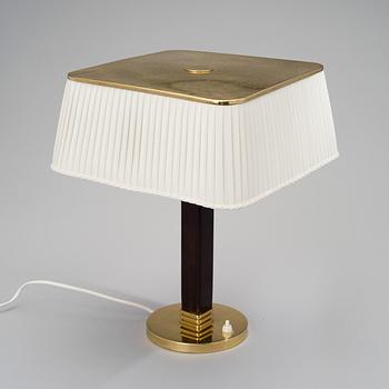 PAAVO TYNELL, A TABLE LAMP. Model 5066, manufactured by Taito Oy, 1940s.