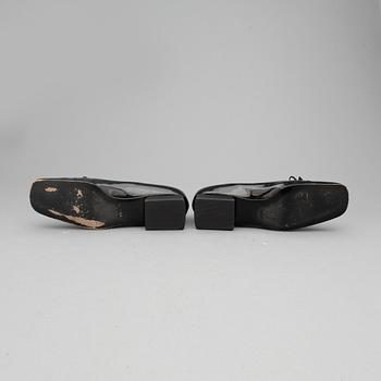 SKOR, två par, Gucci samt Bally.