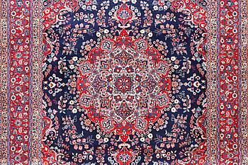 Carpet, Tabriz, ca 404 x 294 cm.