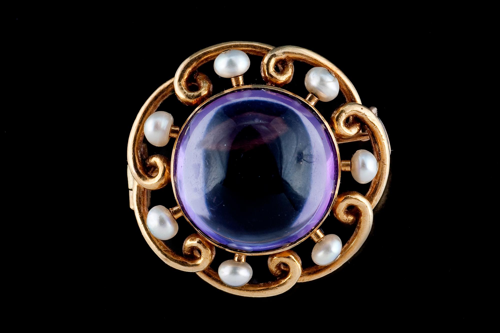 BROOCH.