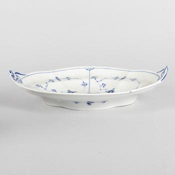 A 'Blue Fluted Plain' porcelain bread dish, Royal Copenhagen, model 3, 1898-1923.