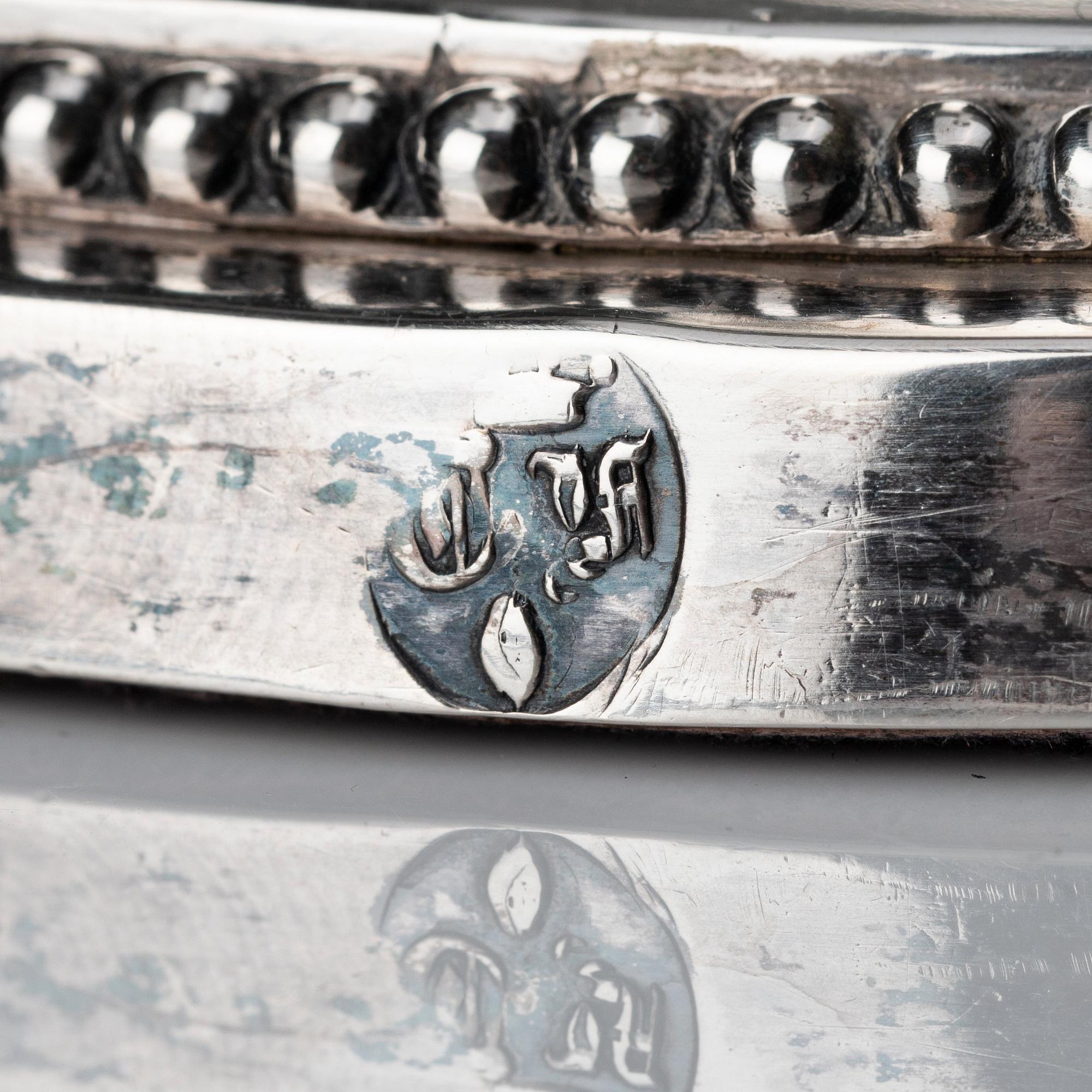 Anders Isleben, kandelabrar för tre ljus, ett par, silver, Norrköping 1793. Gustavianska.