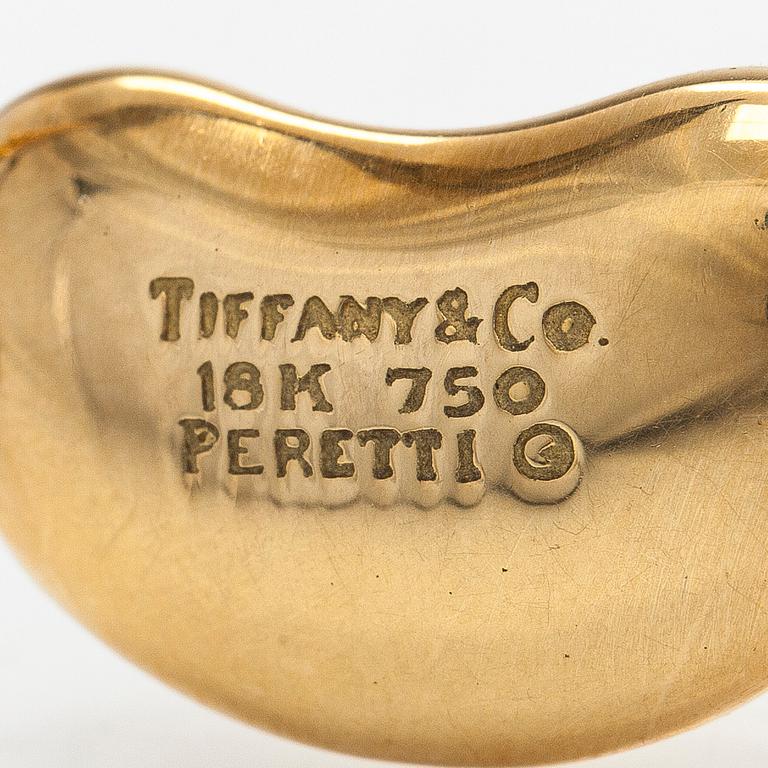 Tiffany & Co, Elsa Peretti, an 18K gold 'Bean' necklace.