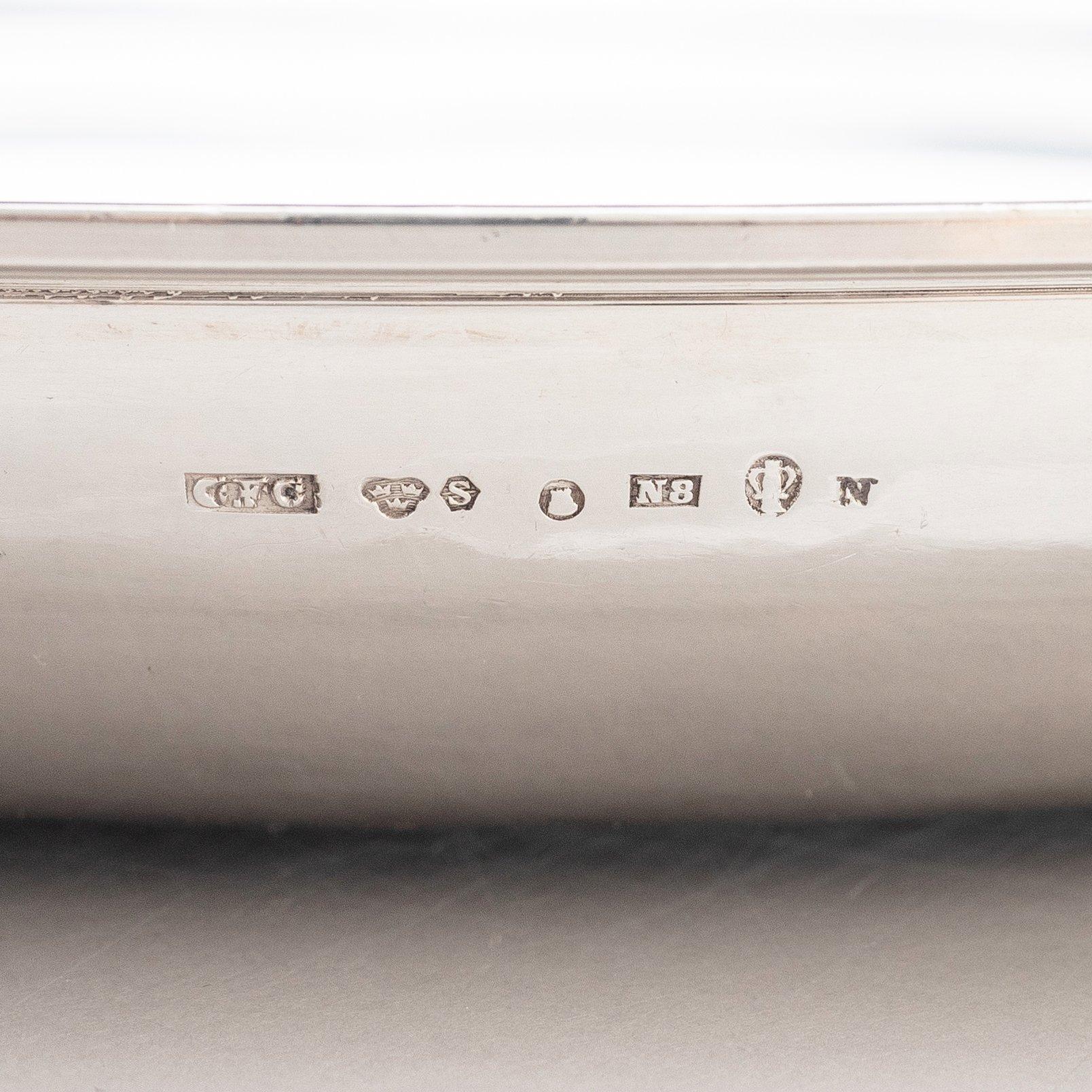 Carl Fredrik Carlman, och Guldsmedsaktiebolaget, fat/brickor, två stycken, silver, Stockholm 1939.